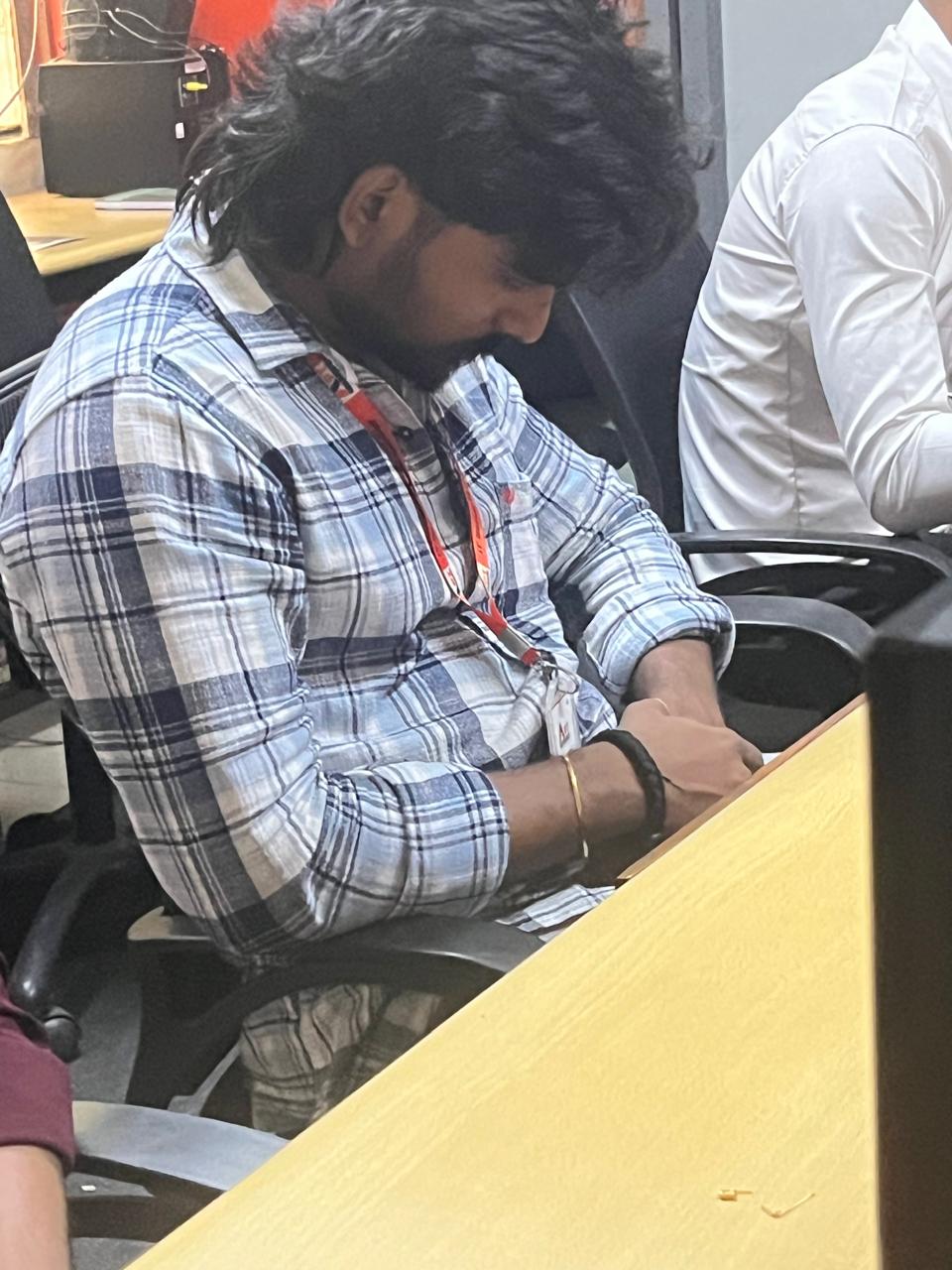 img
